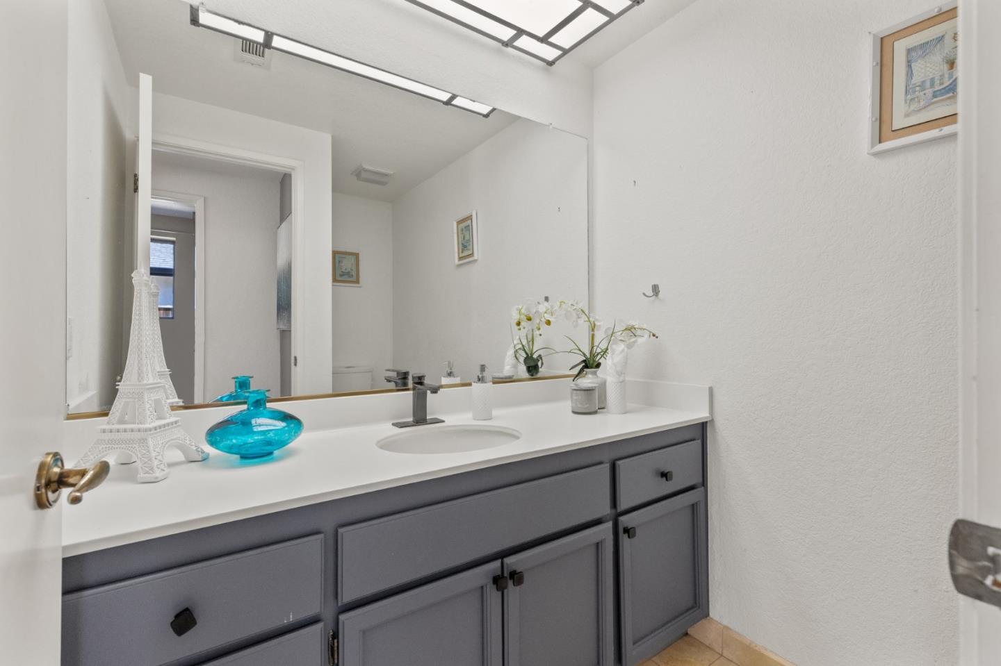 2110 Largo CT