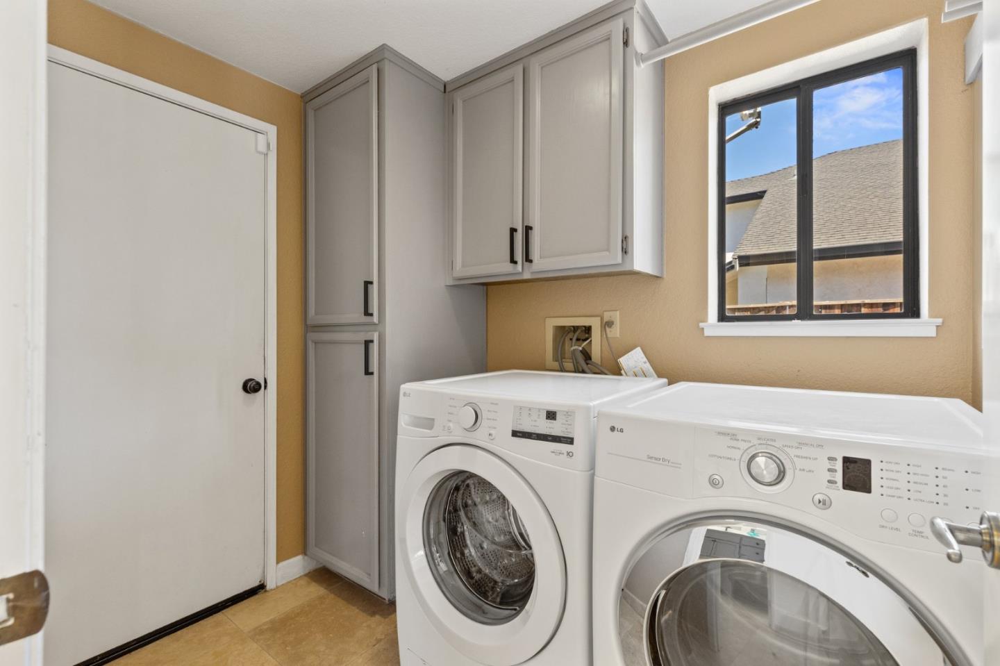 2110 Largo CT