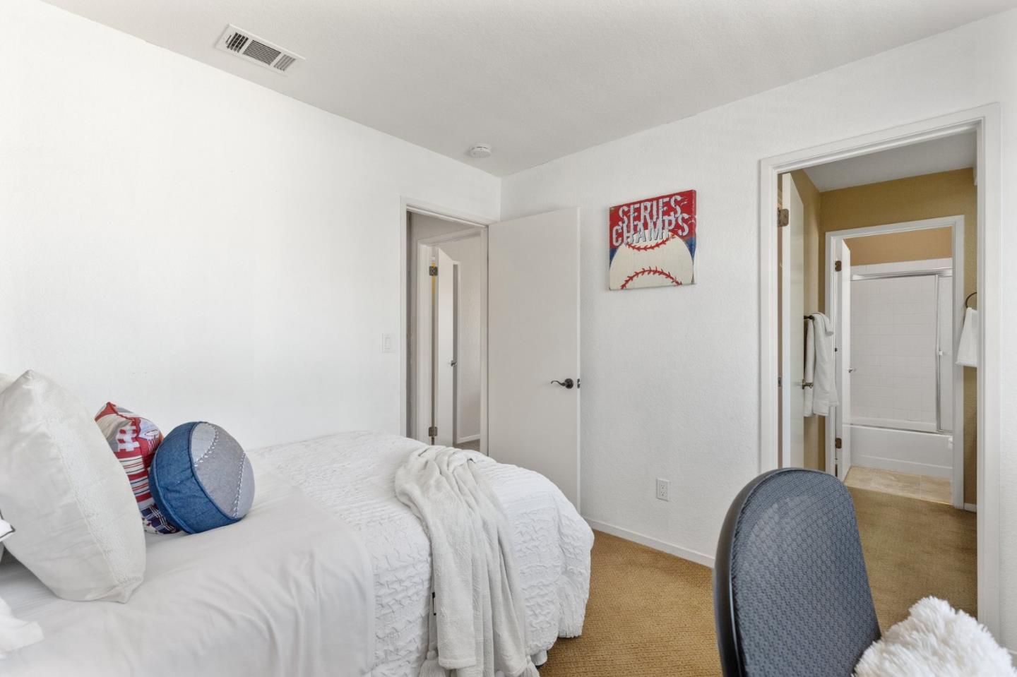 2110 Largo CT