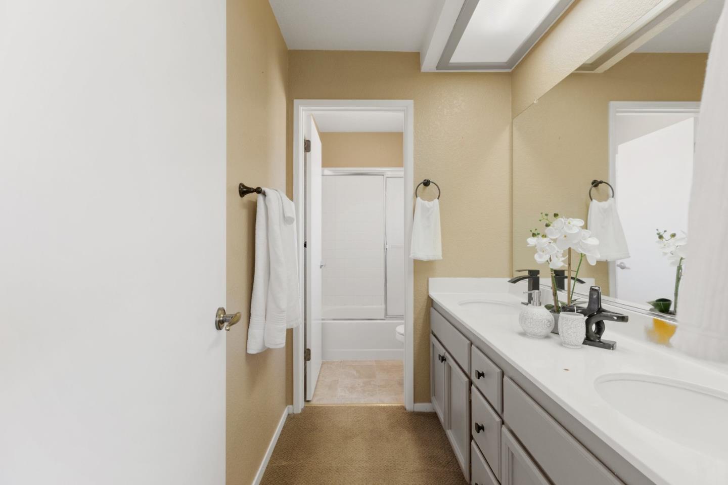 2110 Largo CT