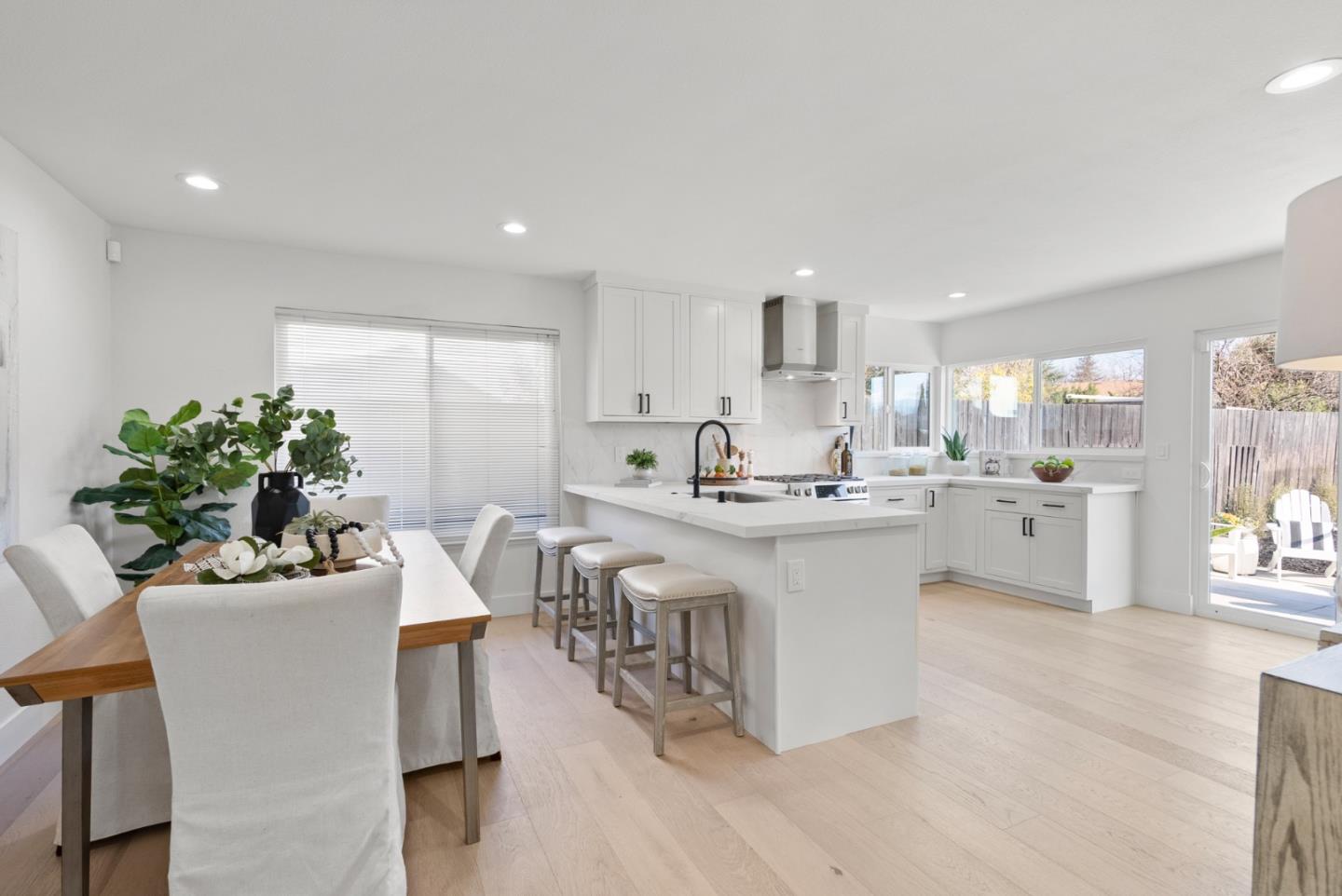 4546 Jonquil DR