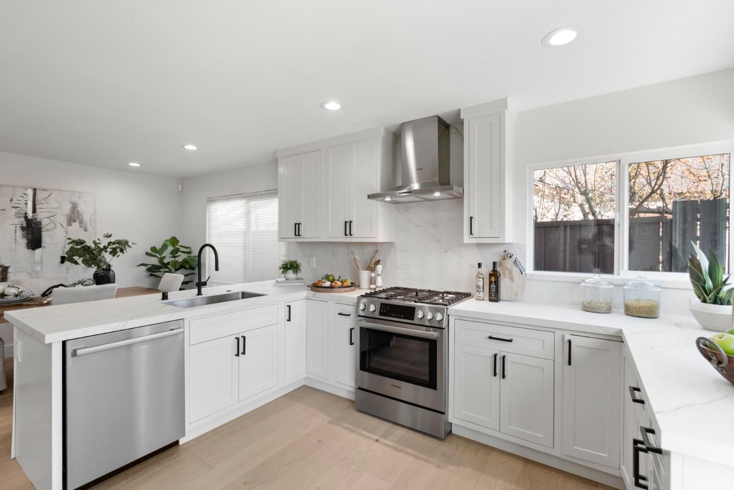 4546 Jonquil DR