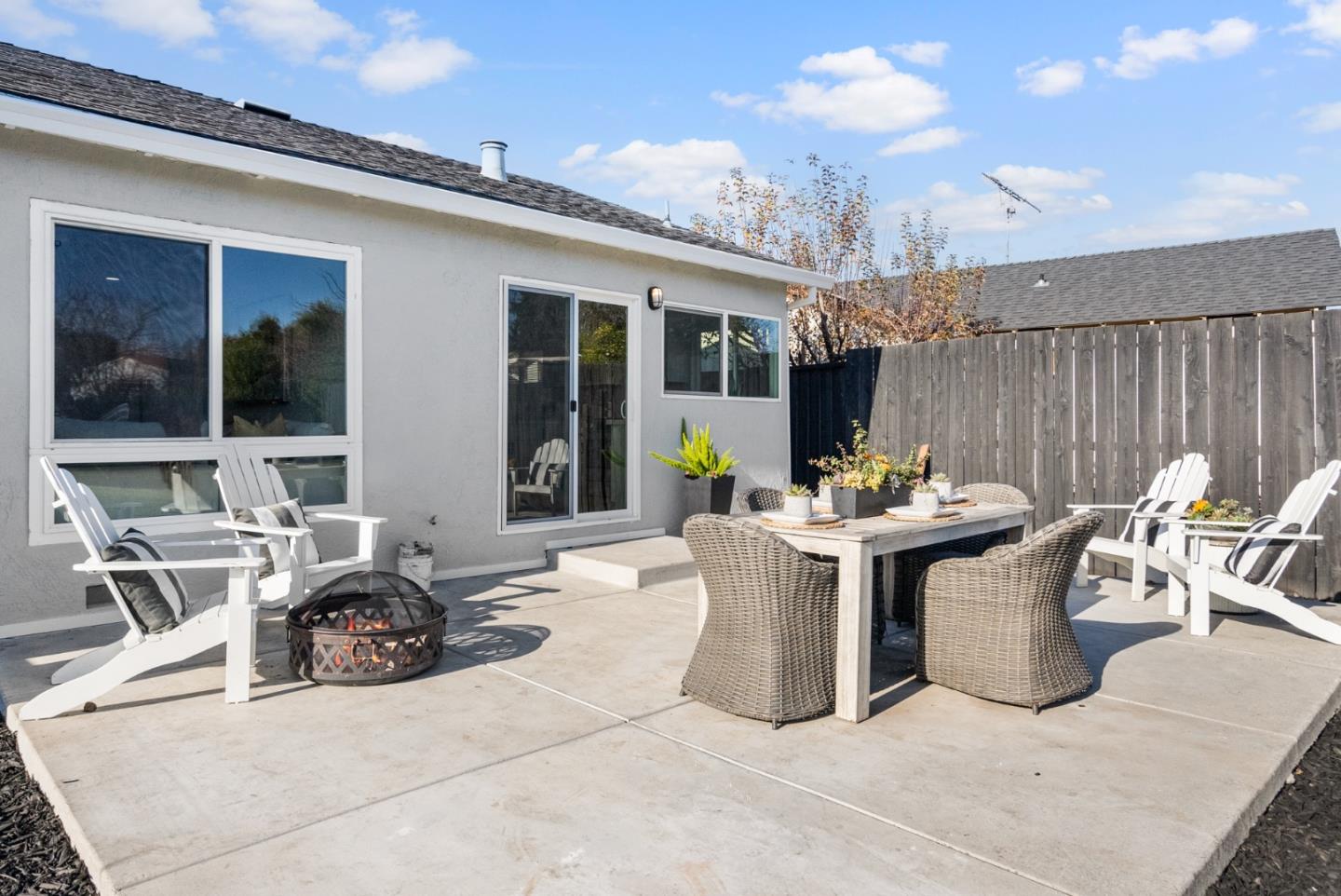4546 Jonquil DR