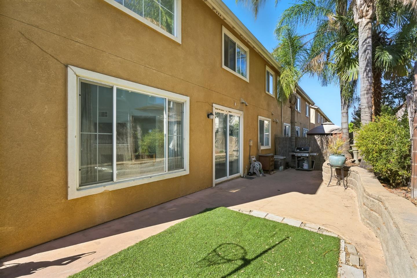 201 Ronan Avenue
