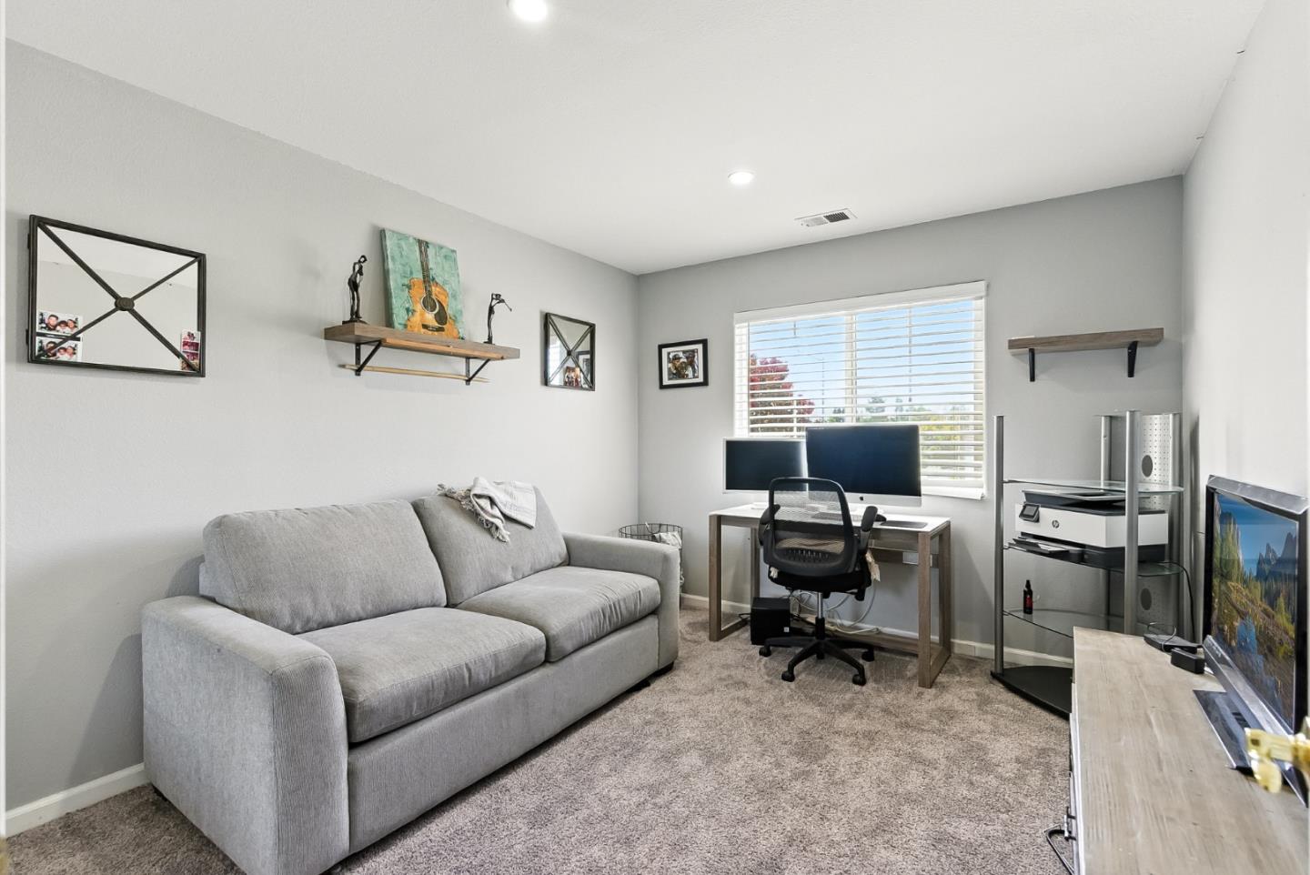 201 Ronan Avenue