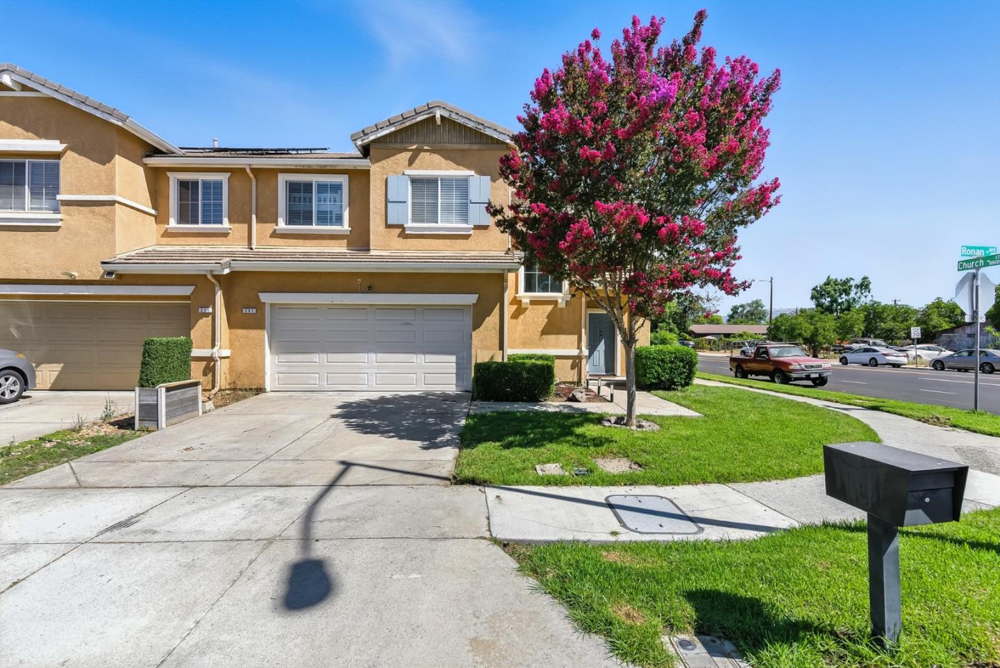 201 Ronan Avenue