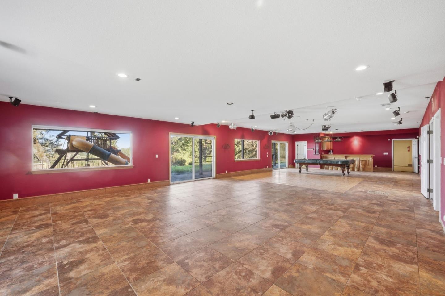 245 Heacox RD