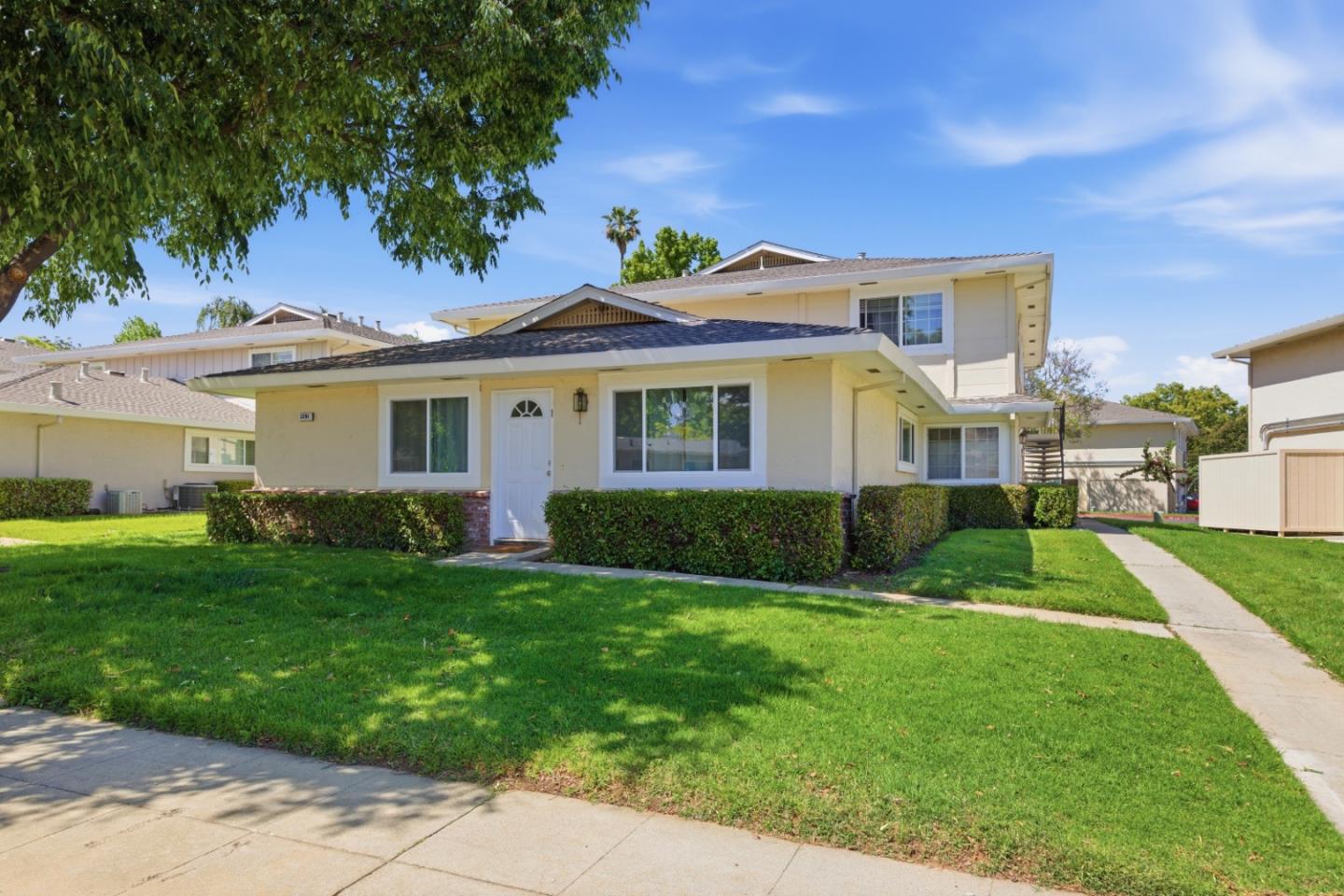 2281 Samaritan Drive 4