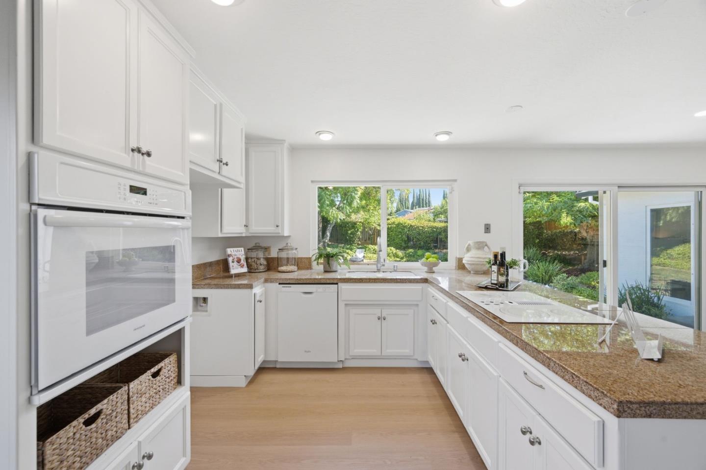 2984 Silver EST