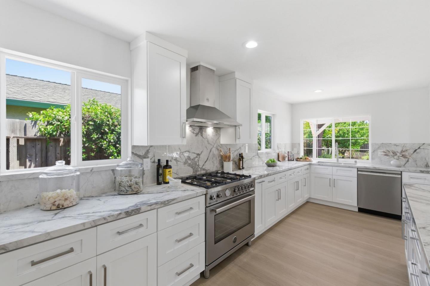 4576 Jonquil DR