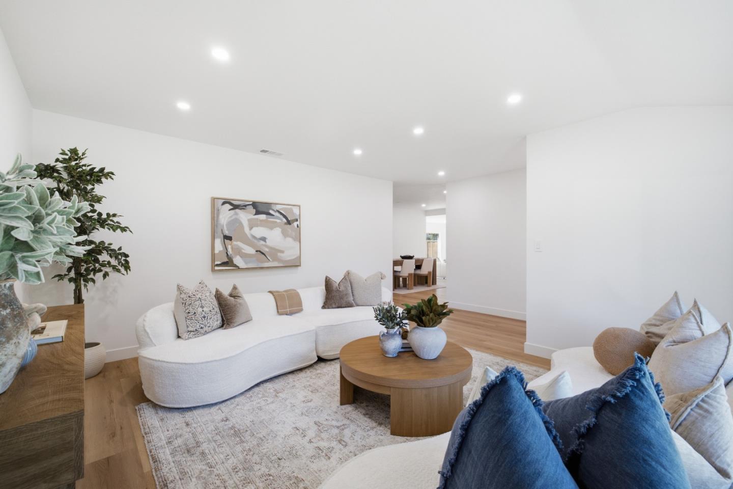 6017 Susan CT