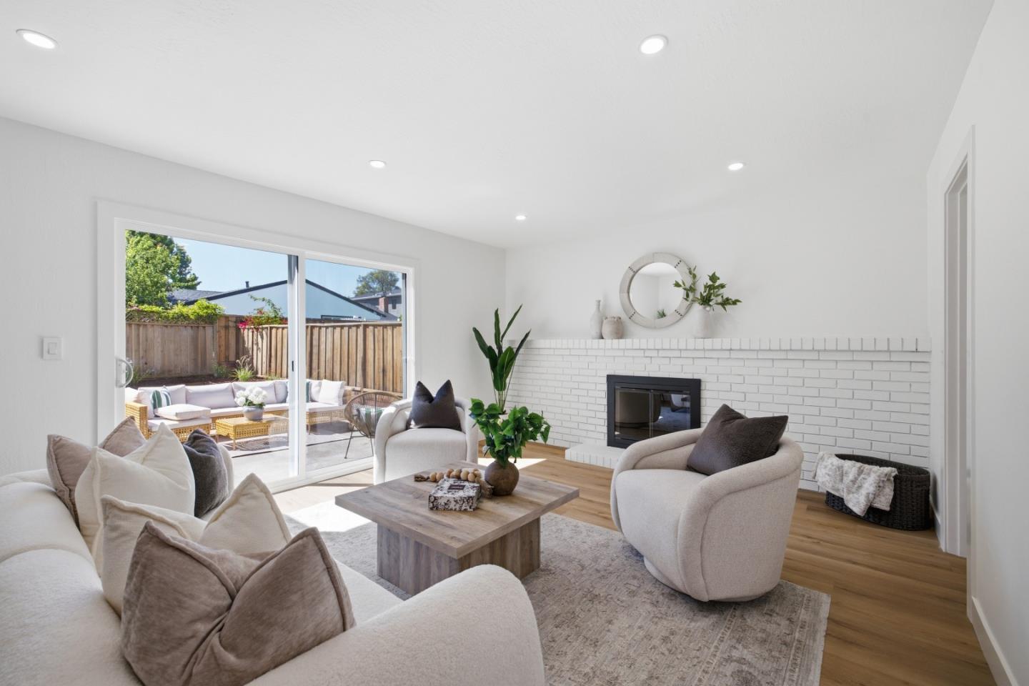 6017 Susan CT