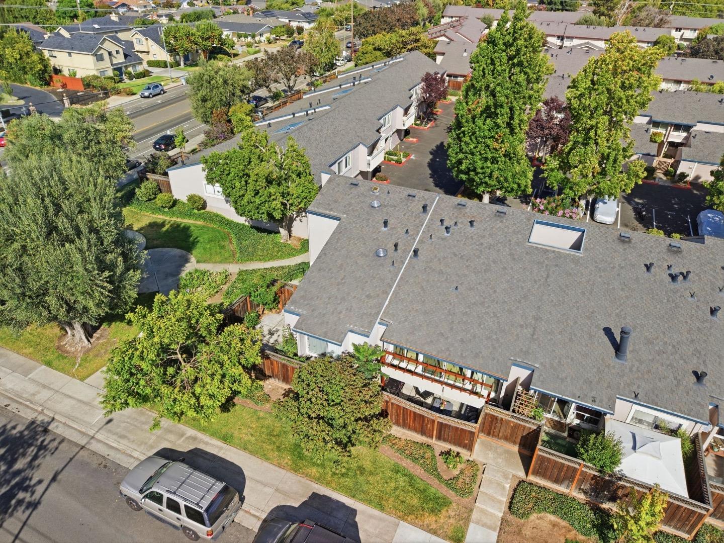 1327 Merrivale West SQ