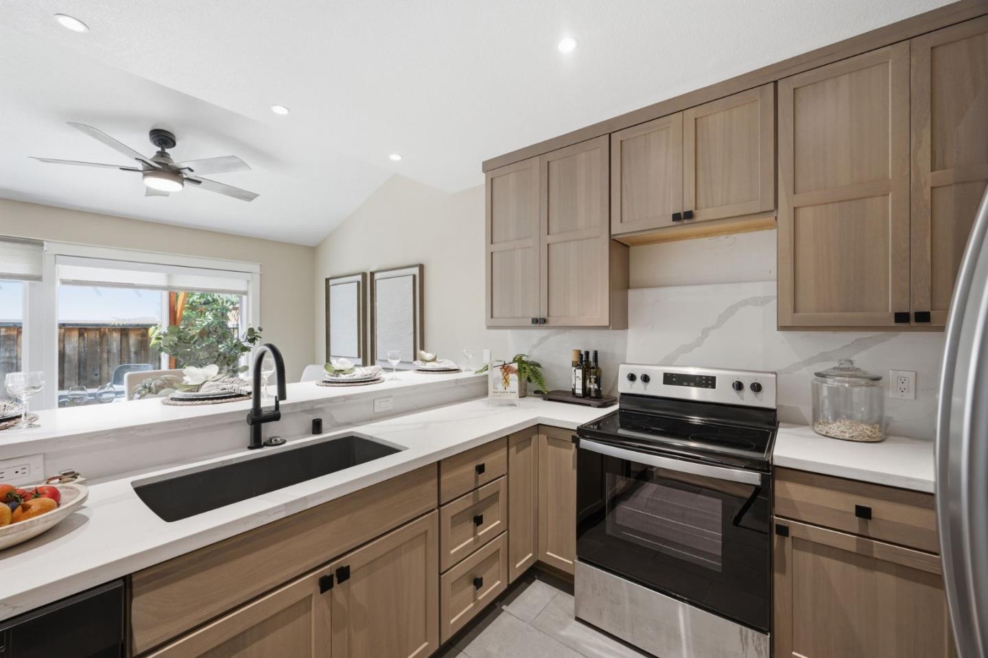 1327 Merrivale West SQ