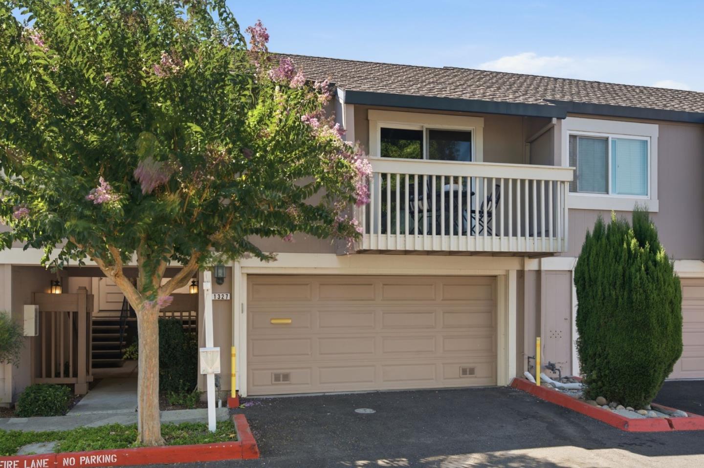 1327 Merrivale West SQ