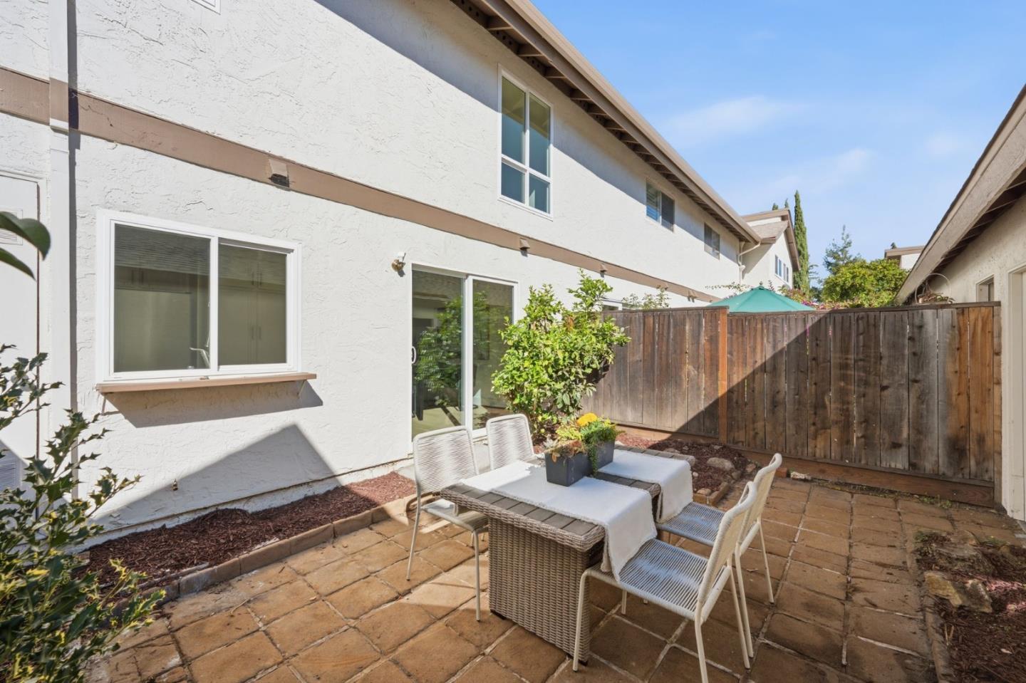 2786 Mauricia AVE