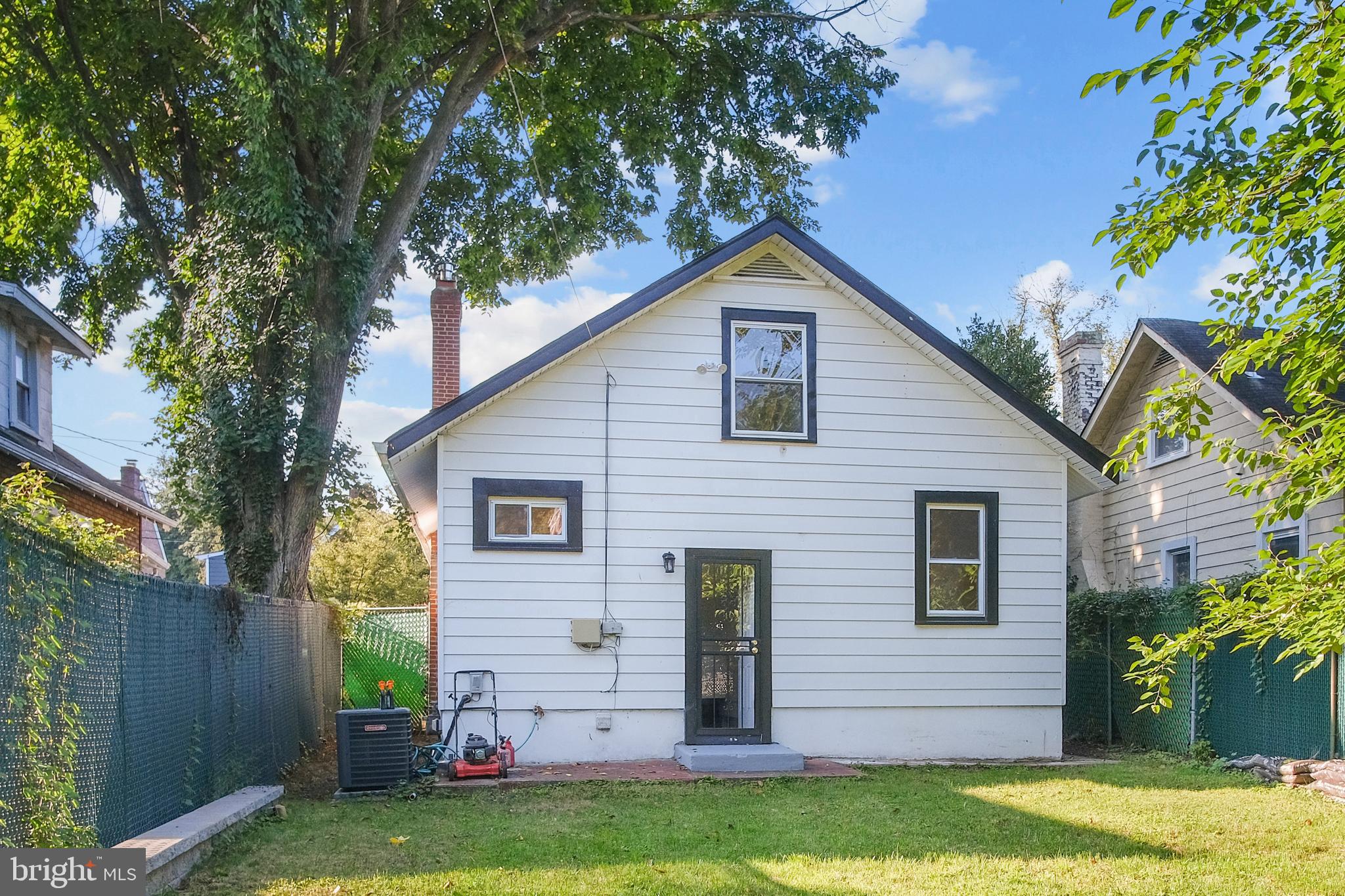 217 PEABODY STREET NW