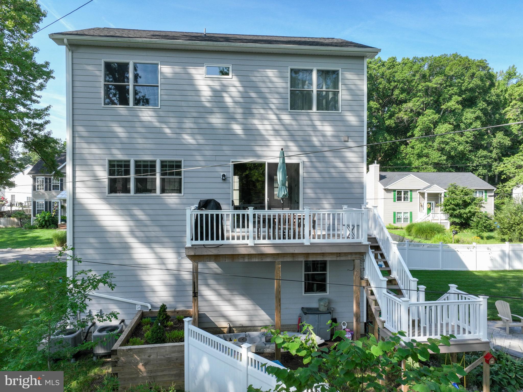 3641 Beach Drive Blvd