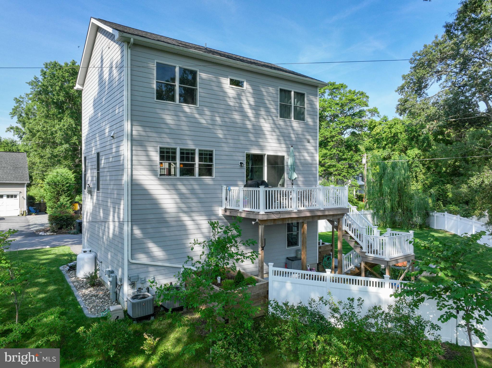 3641 Beach Drive Blvd