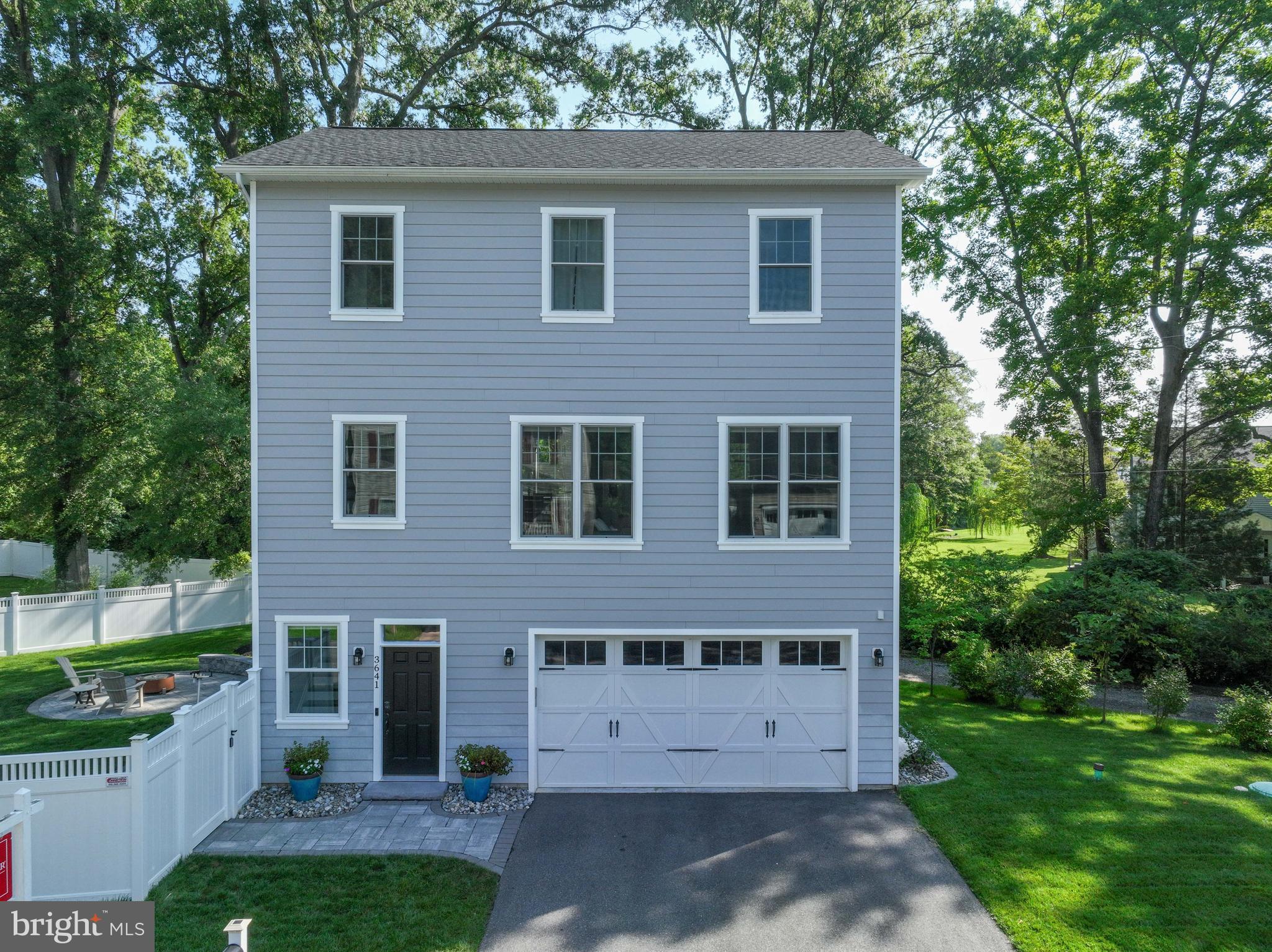 3641 Beach Drive Blvd