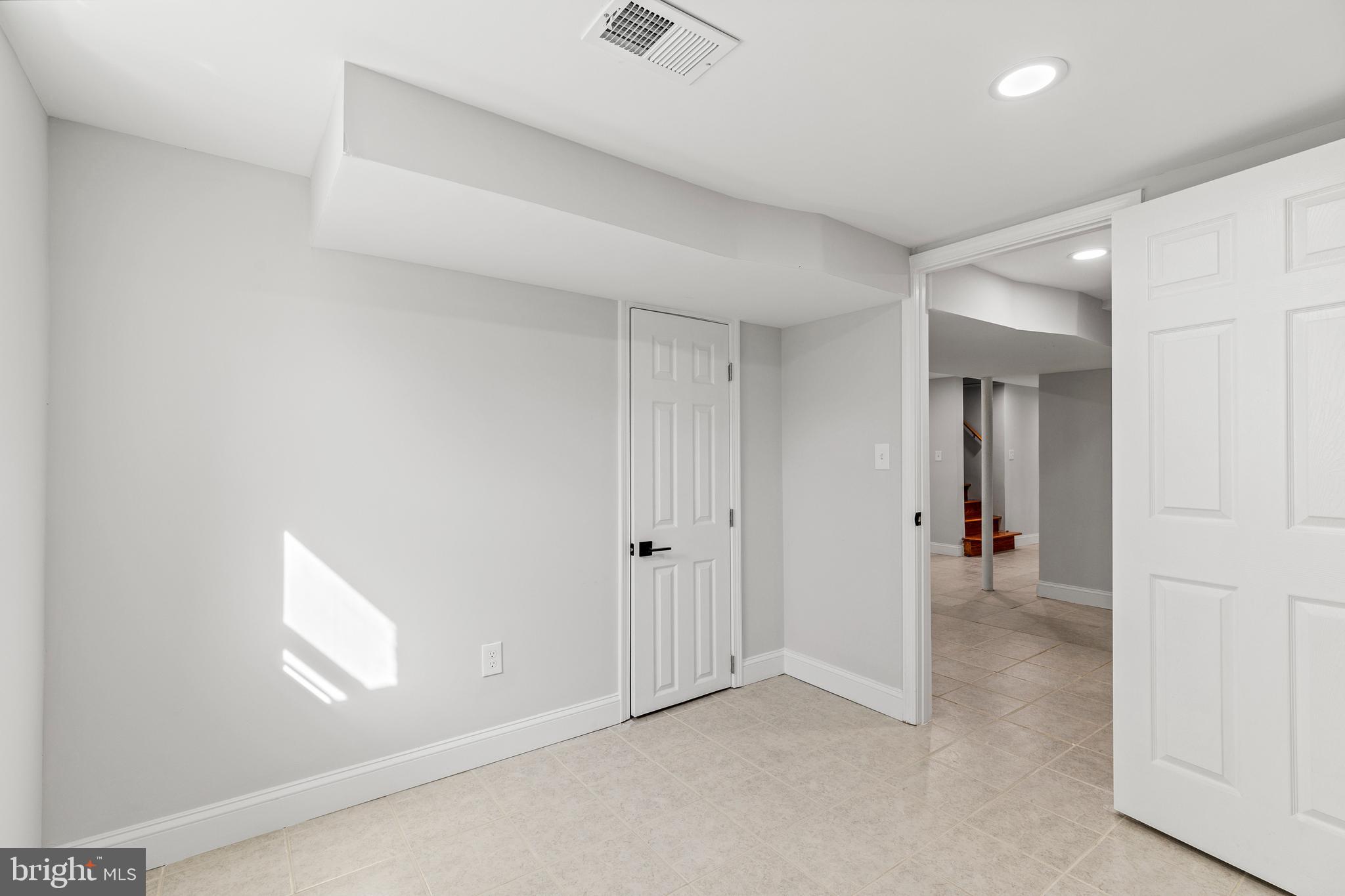 804 RANDOLPH ST #BASEMENT