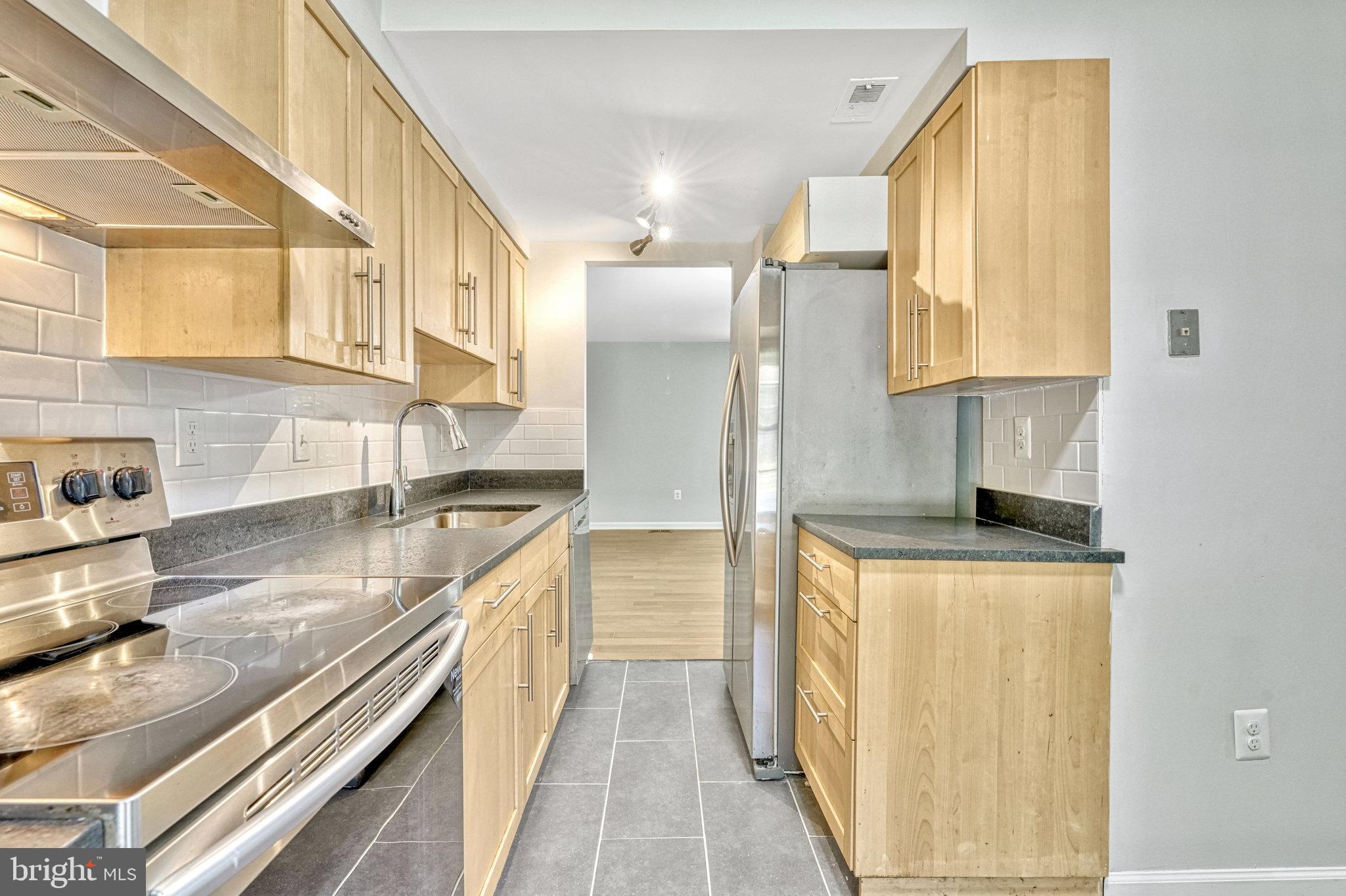 6454 BLARNEY STONE CT