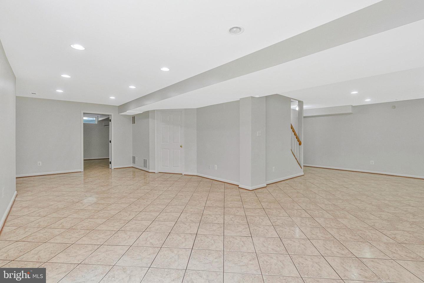 10857 Hunter Gate Way