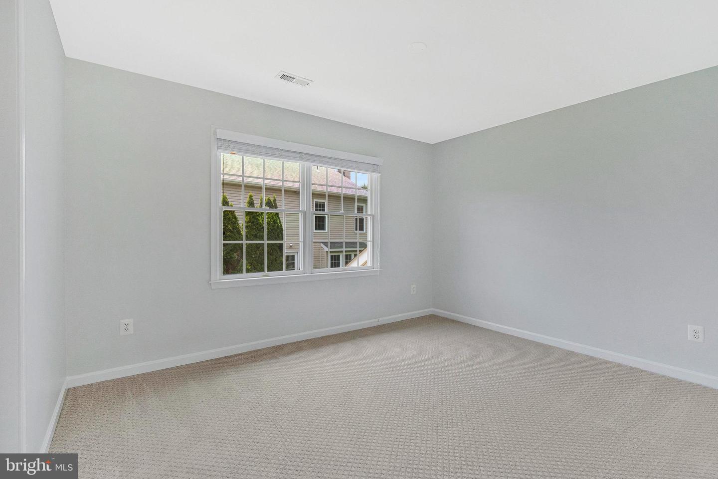 10857 Hunter Gate Way