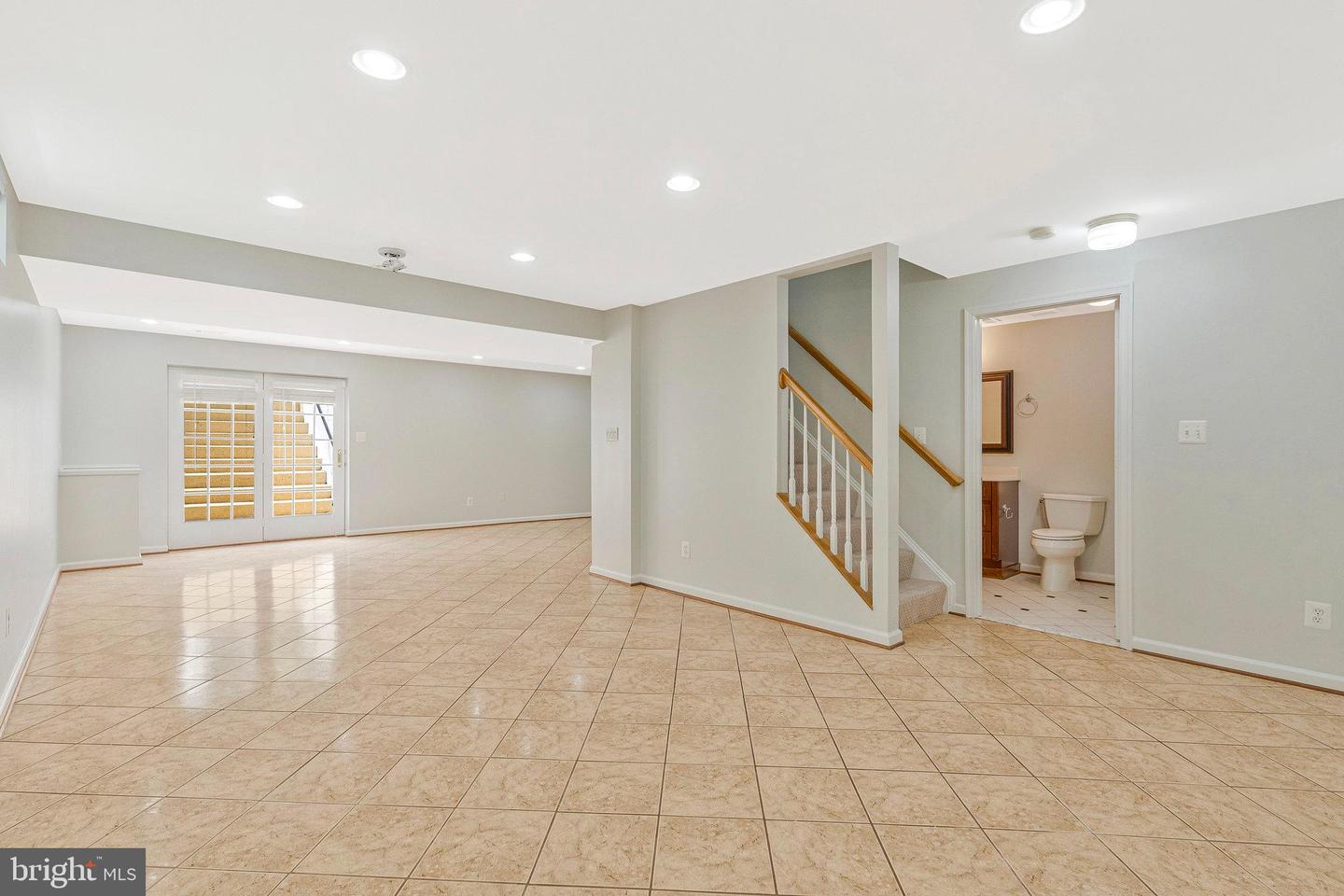 10857 Hunter Gate Way