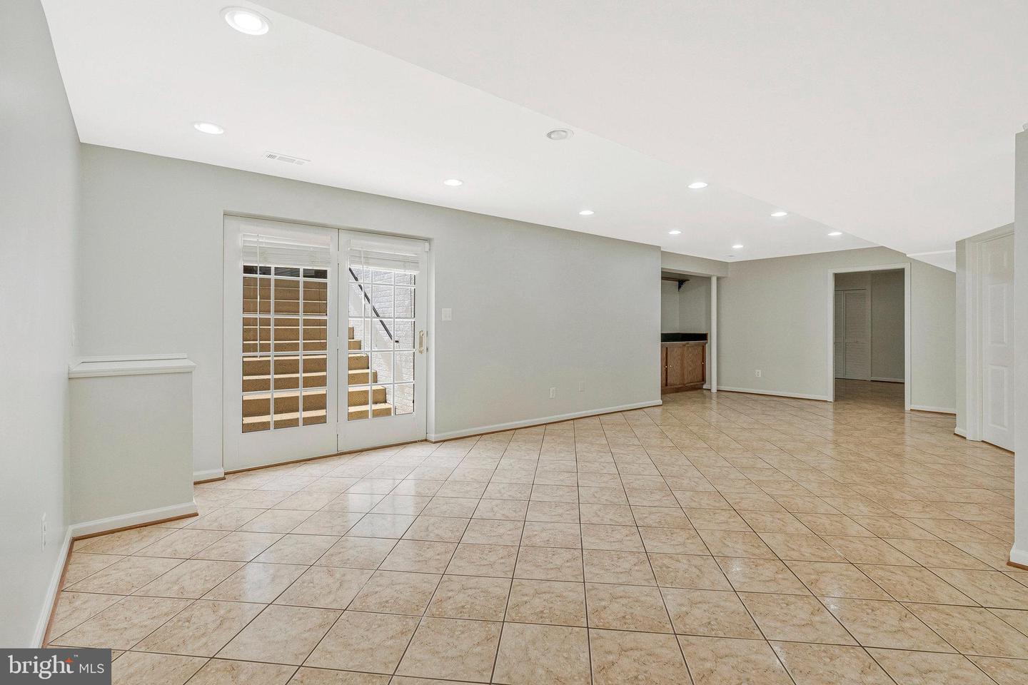 10857 Hunter Gate Way