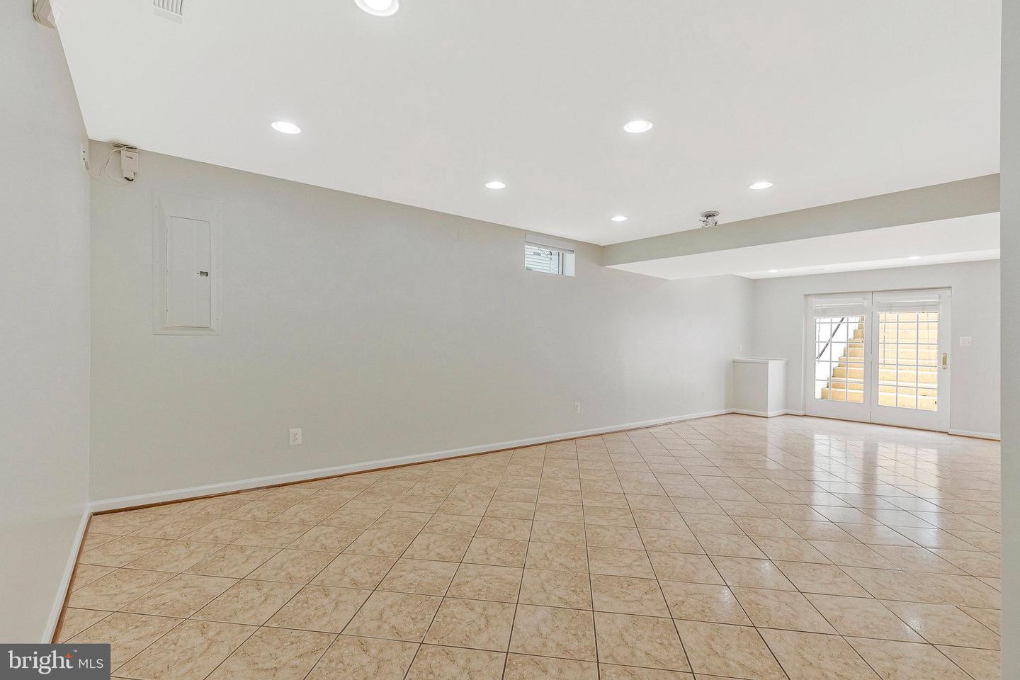 10857 Hunter Gate Way