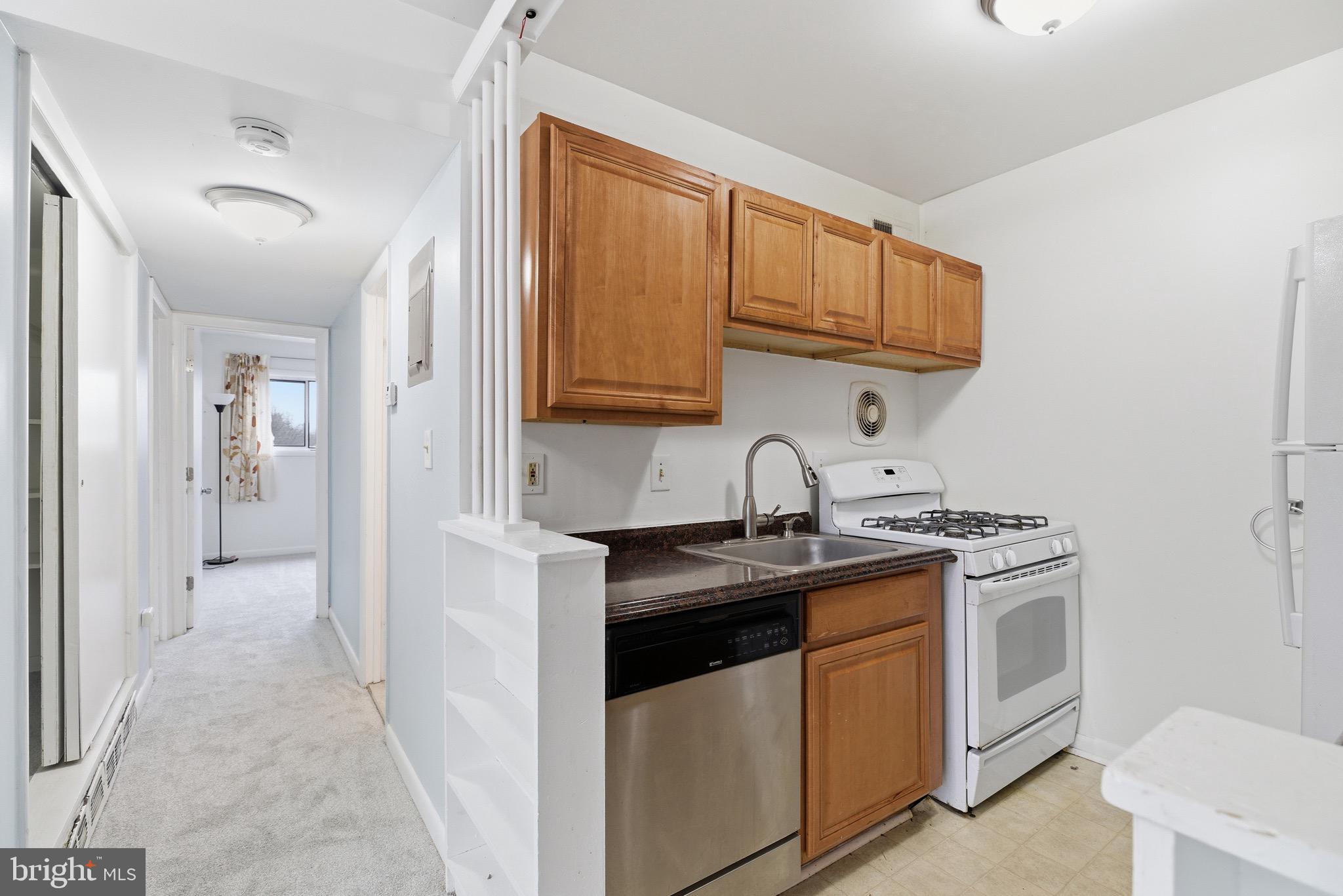 4227 AMERICANA DRIVE 103 E