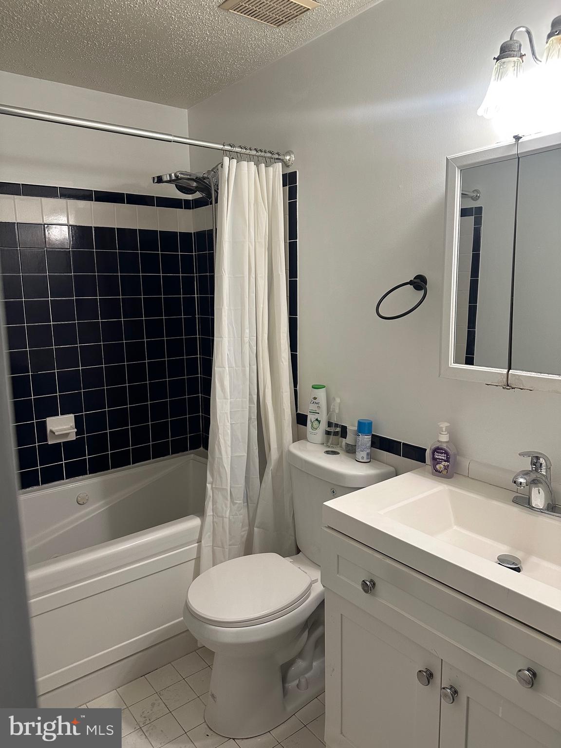 5331 LAROCHELLE COURT