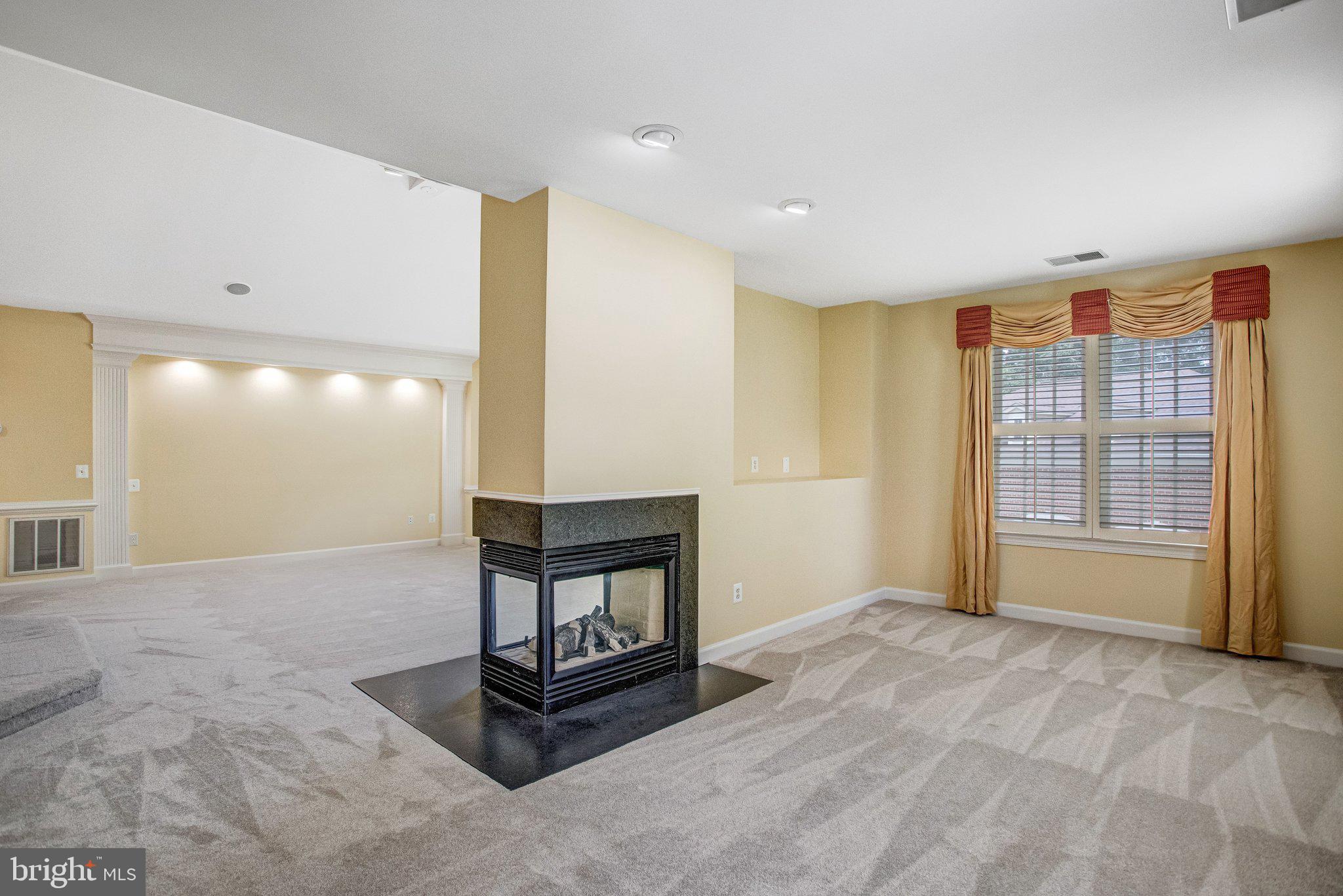 8261 ROSELAND DRIVE