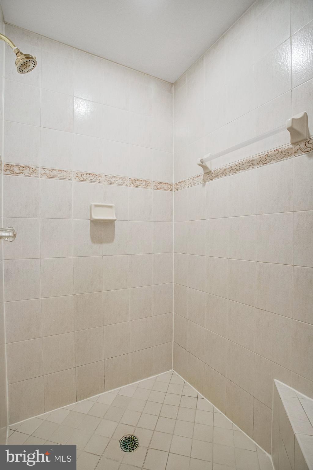 8261 ROSELAND DRIVE