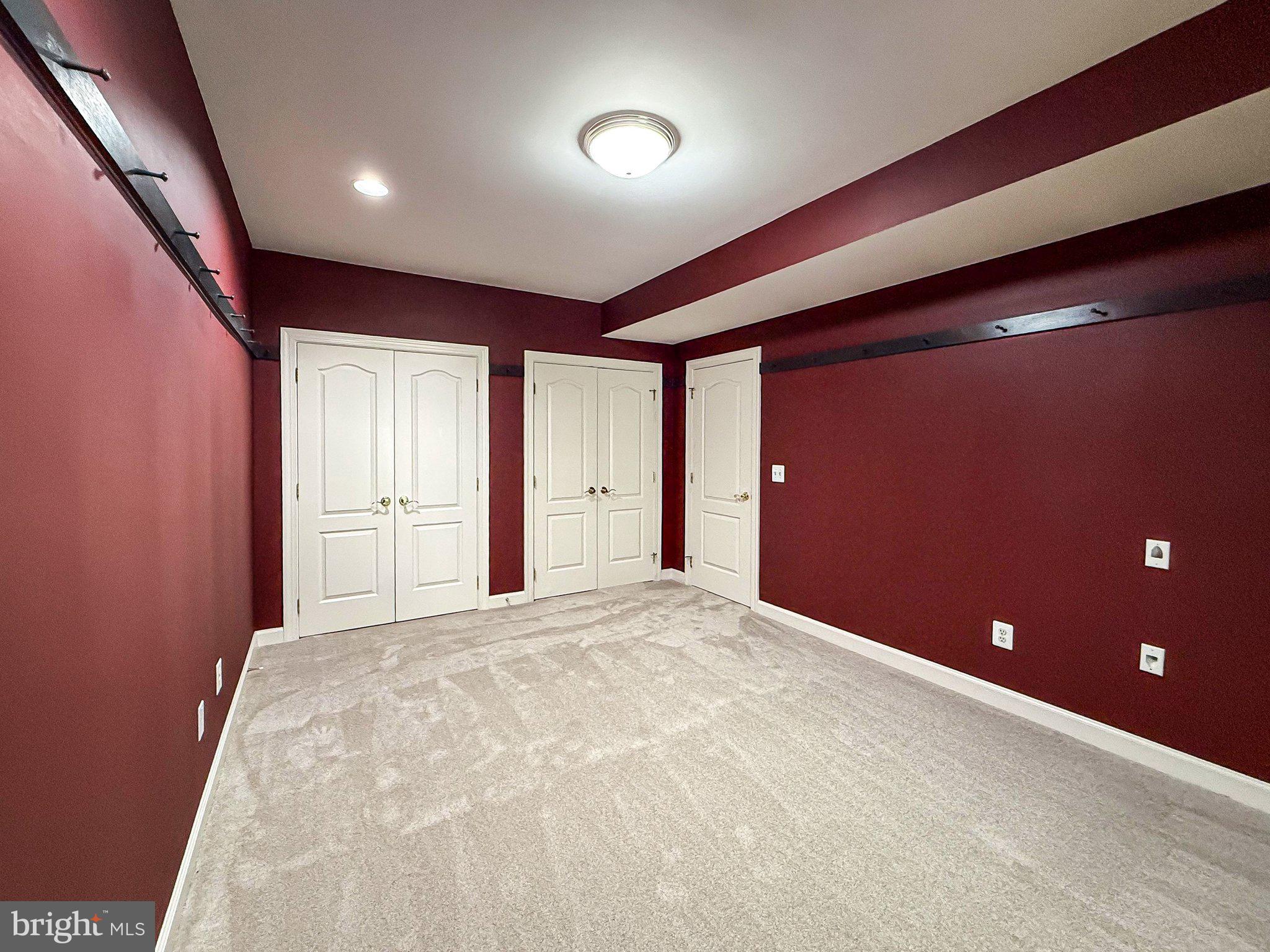 8261 ROSELAND DRIVE