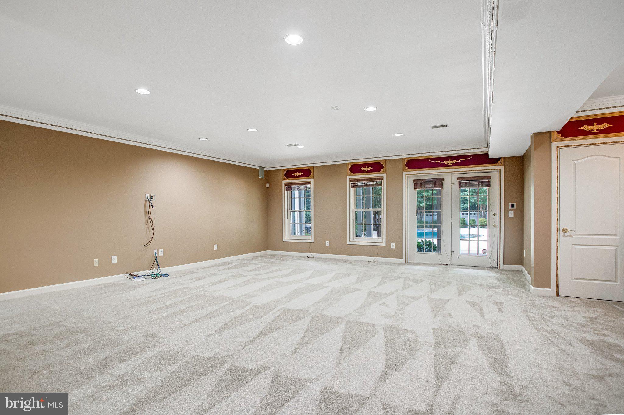 8261 ROSELAND DRIVE