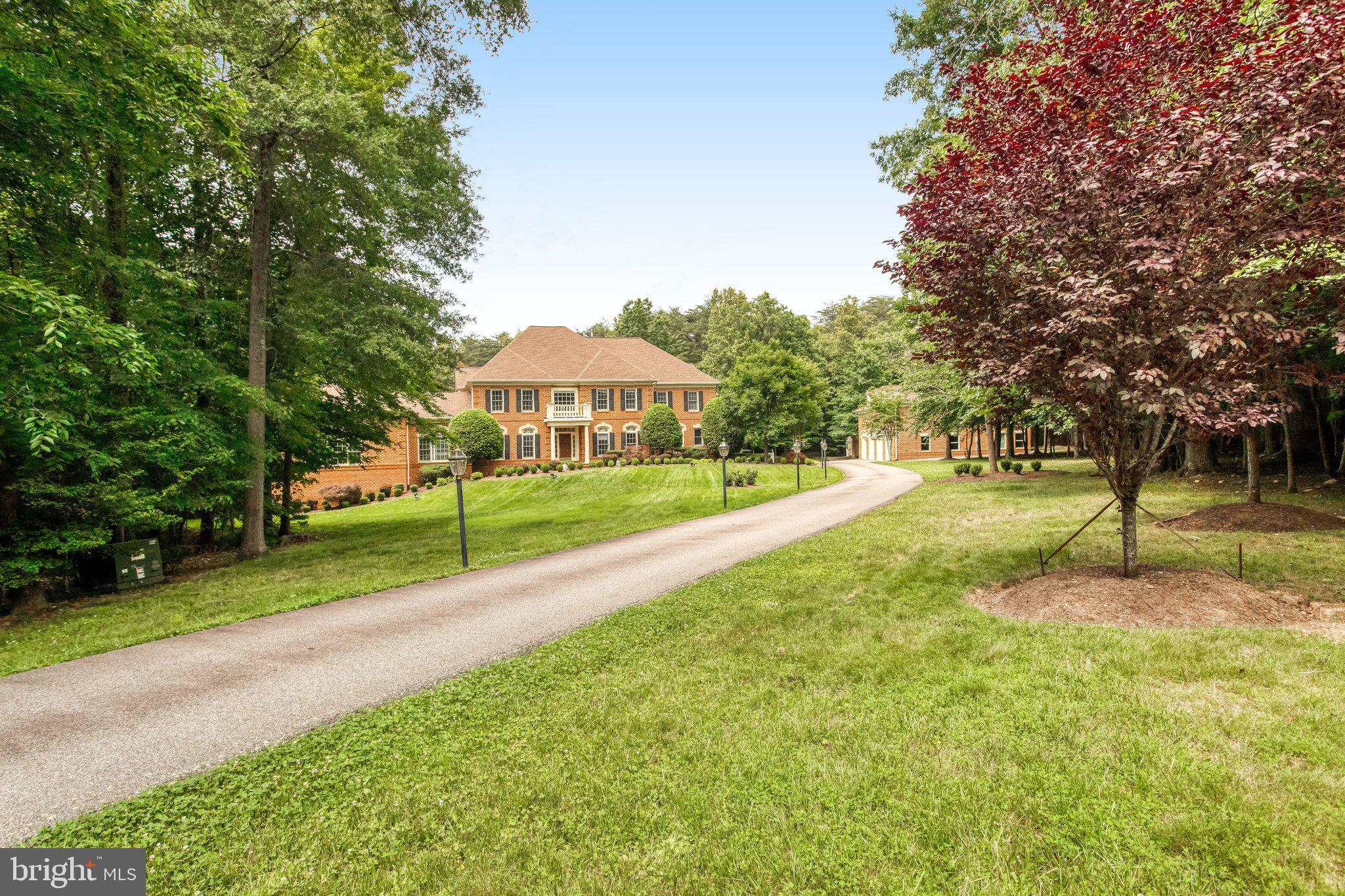 8261 ROSELAND DRIVE