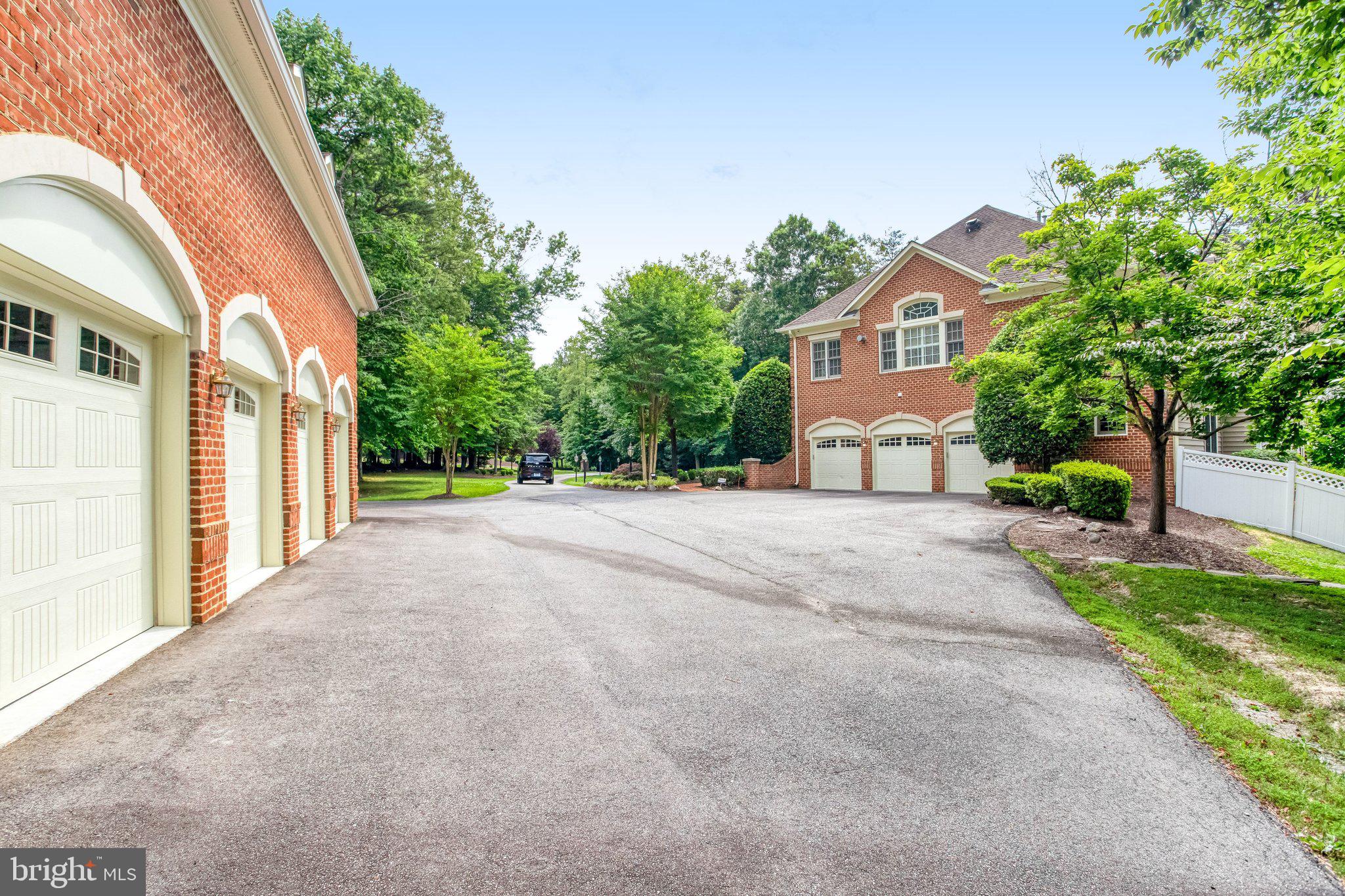 8261 ROSELAND DRIVE