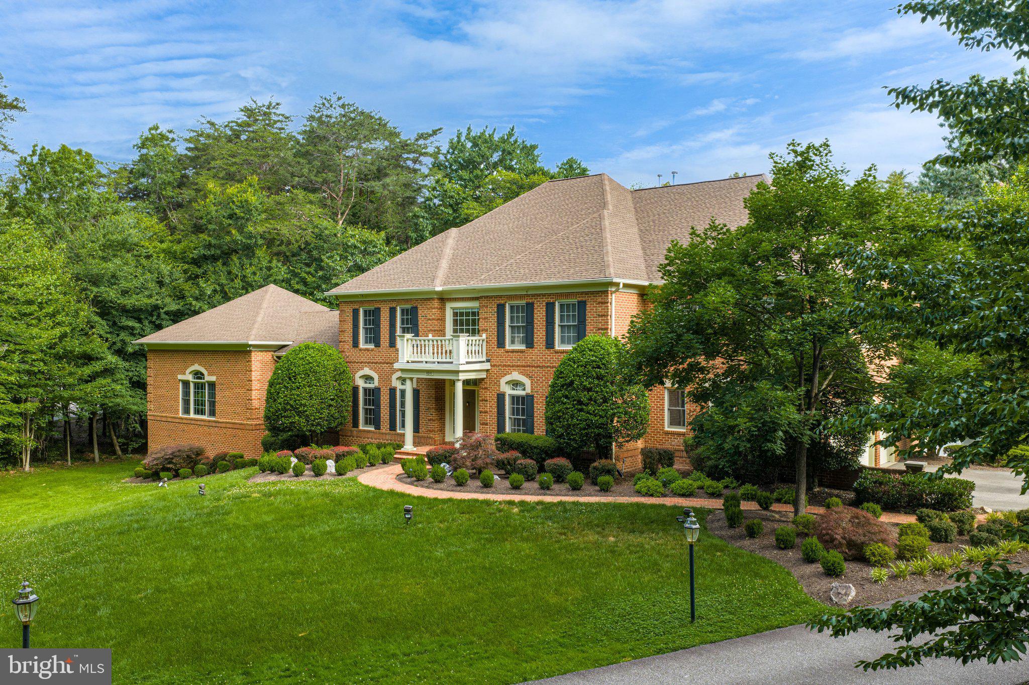 8261 ROSELAND DRIVE