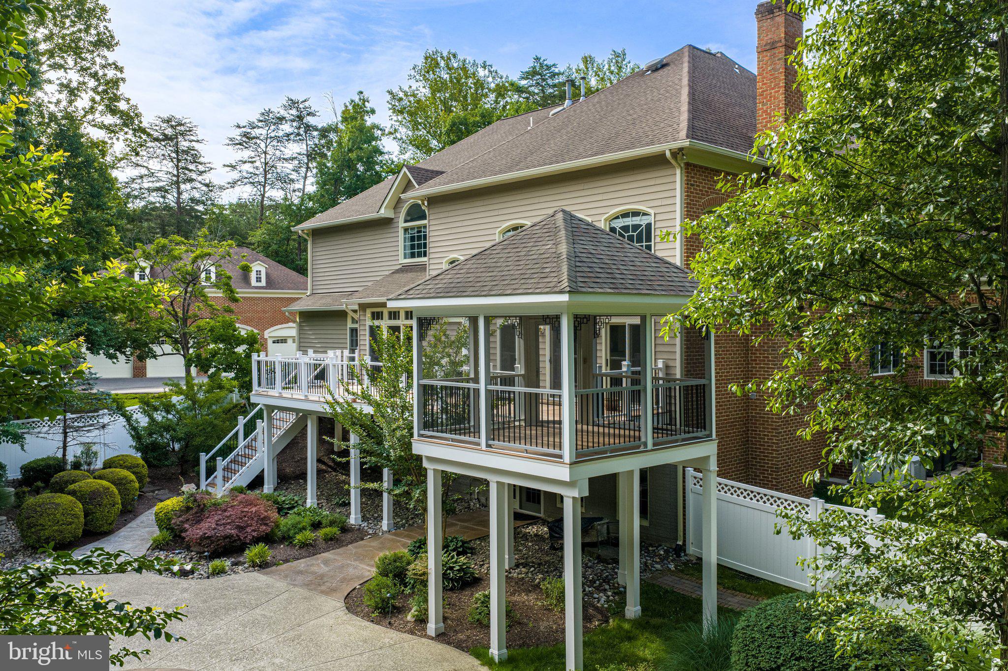 8261 ROSELAND DRIVE