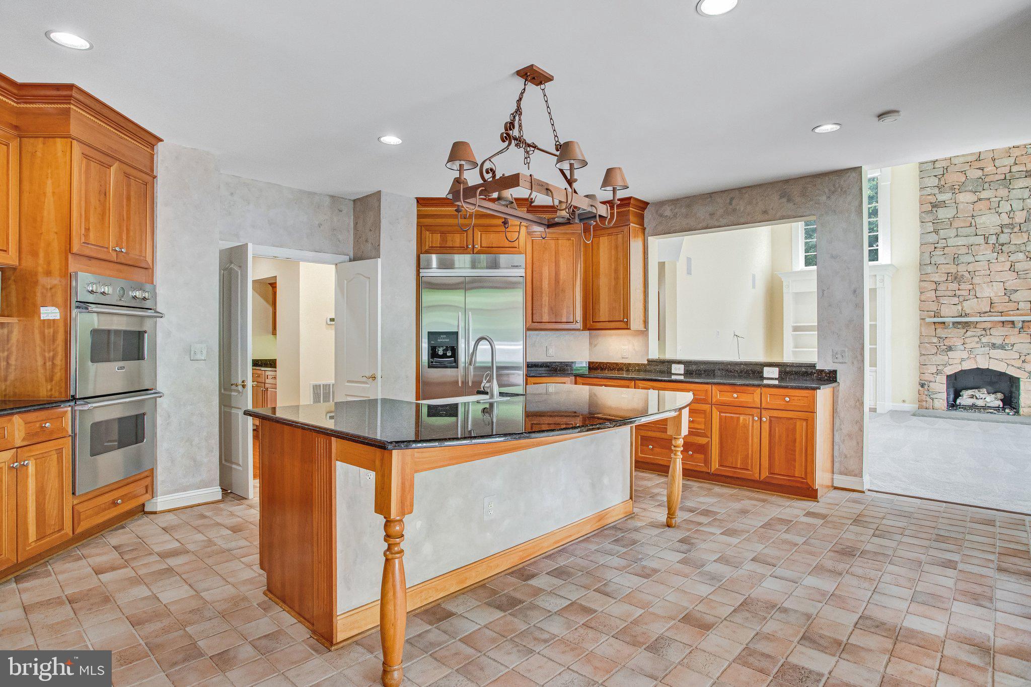 8261 ROSELAND DRIVE