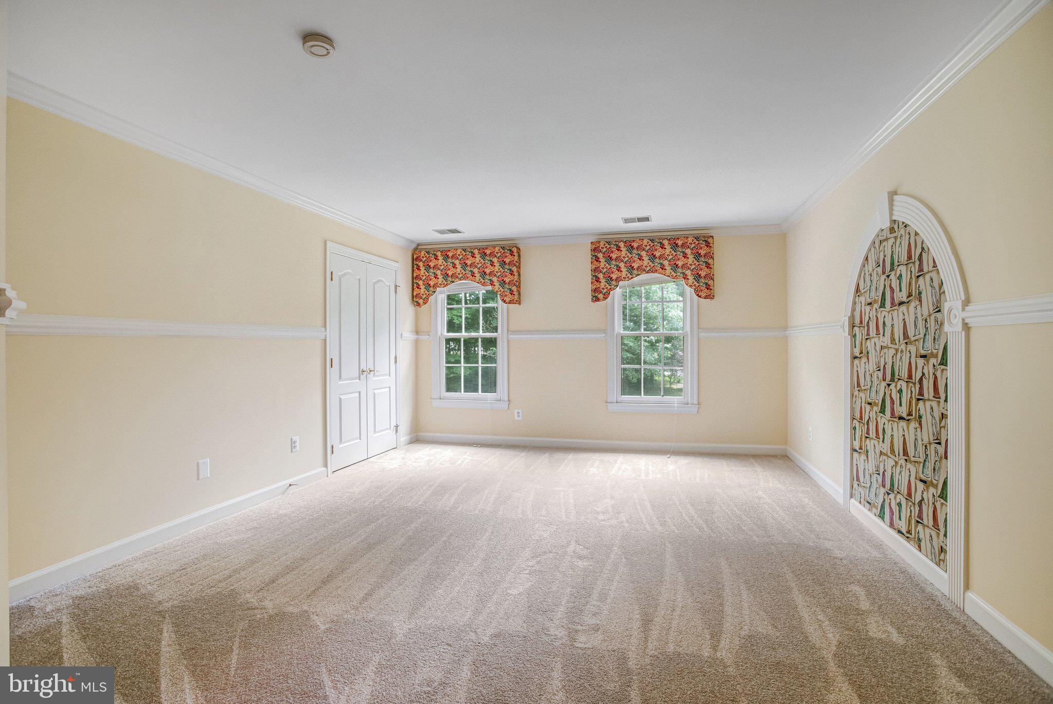 8261 ROSELAND DRIVE