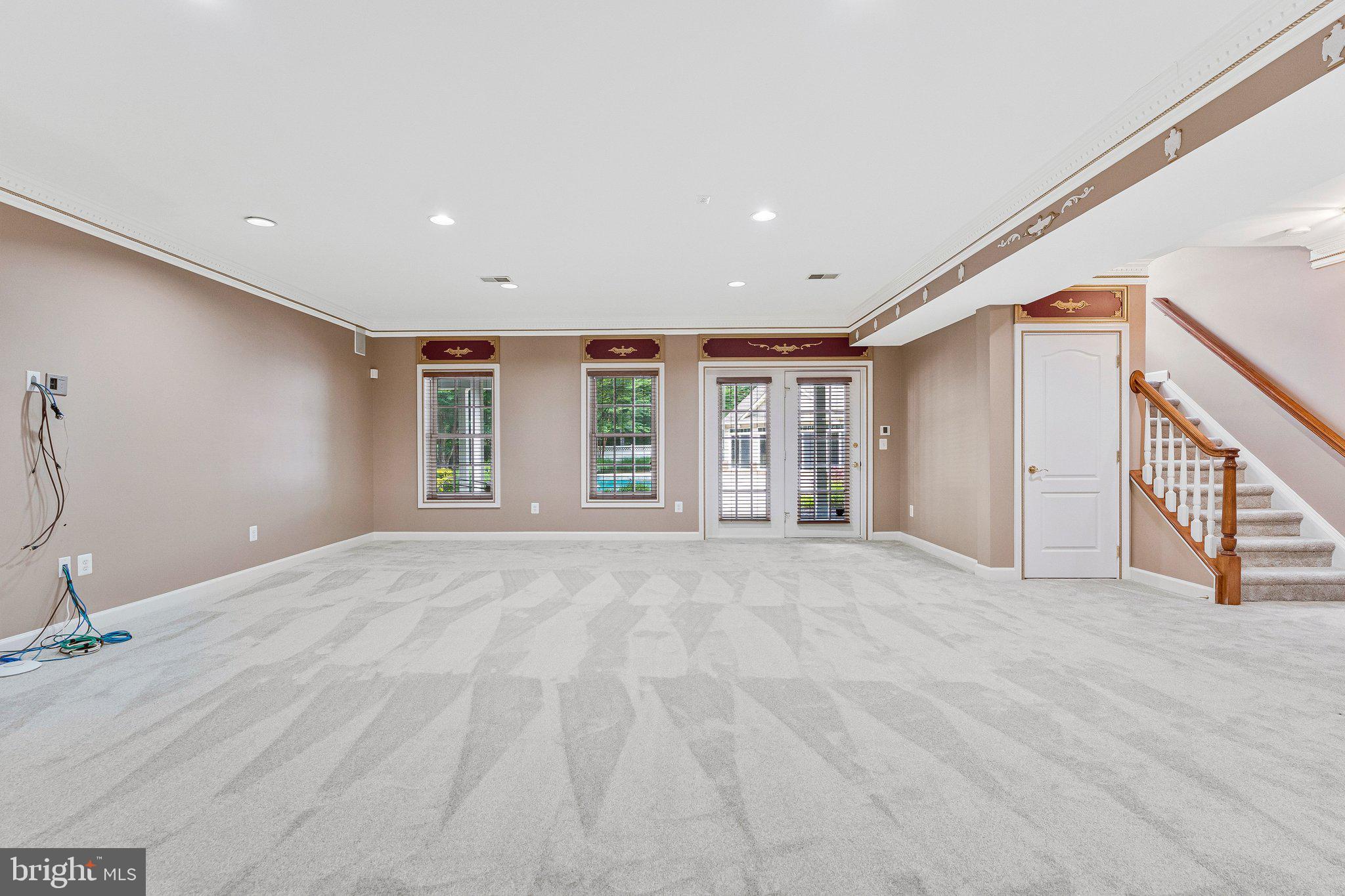 8261 ROSELAND DRIVE