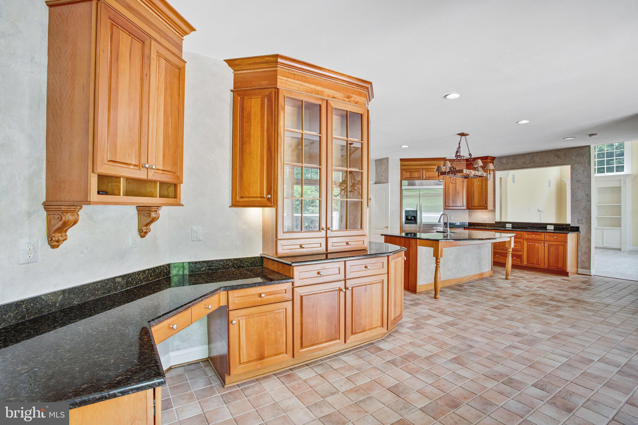 8261 ROSELAND DRIVE