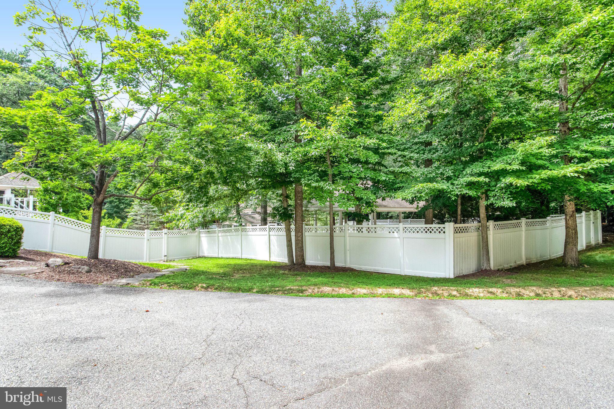 8261 ROSELAND DRIVE