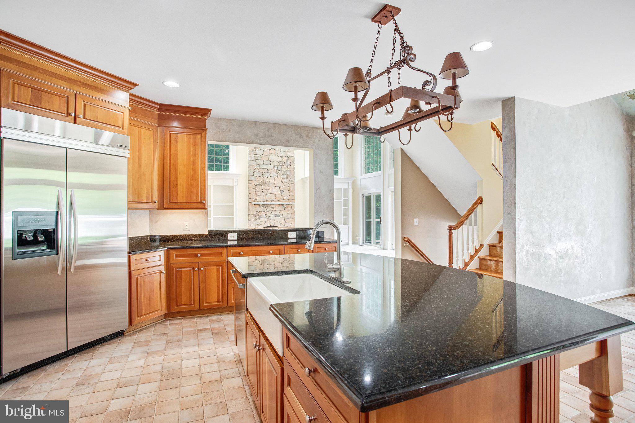 8261 ROSELAND DRIVE