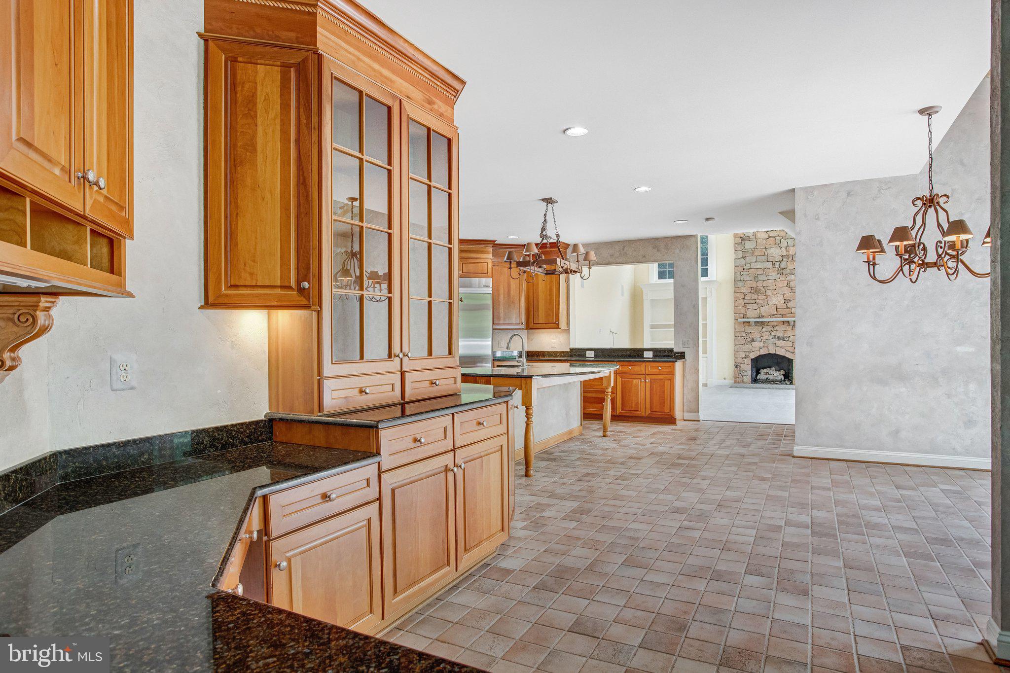 8261 ROSELAND DRIVE