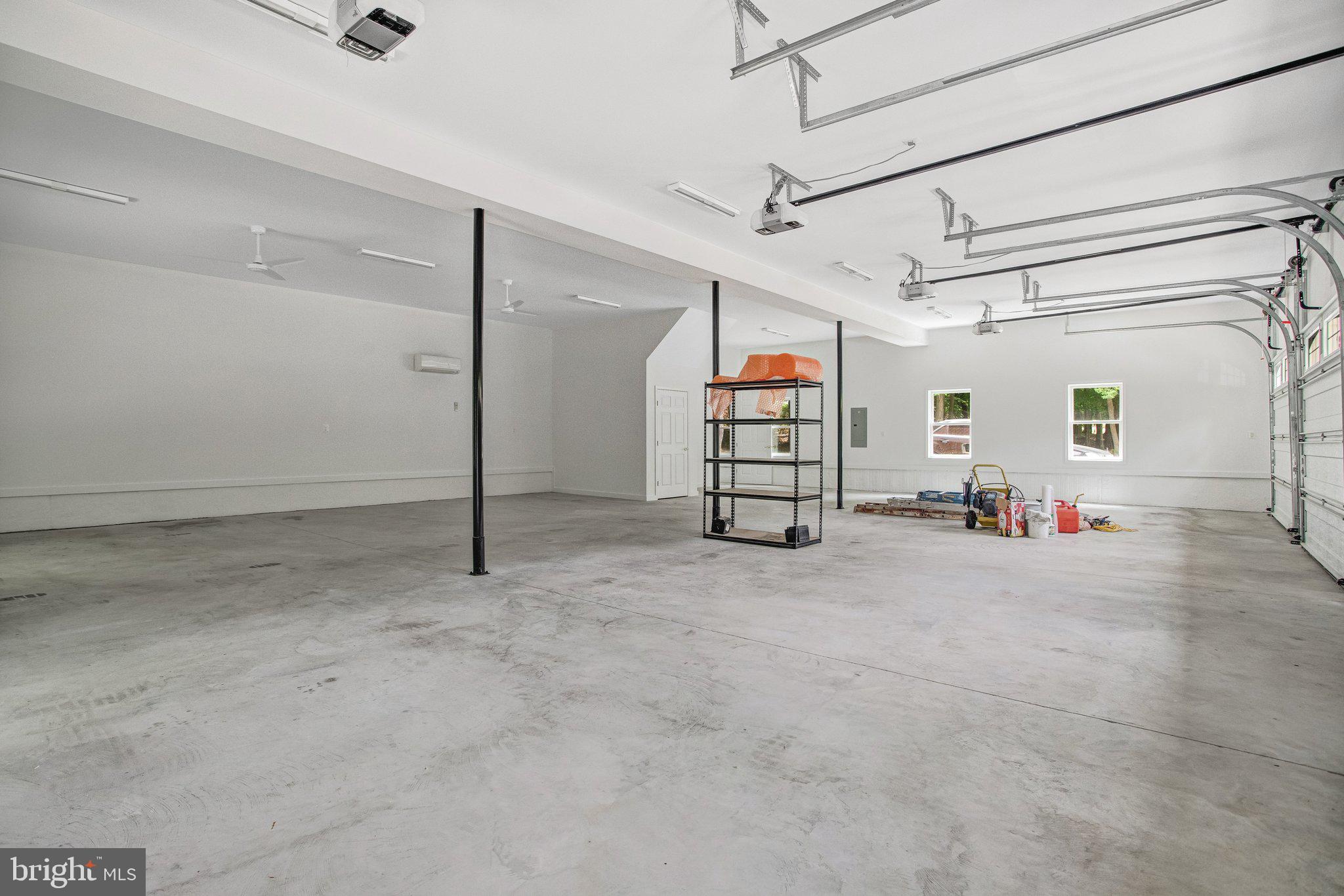 8261 ROSELAND DRIVE