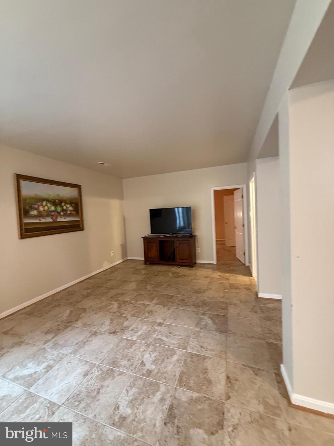 20920 SOLOMONS -BASEMENT ONLY COURT